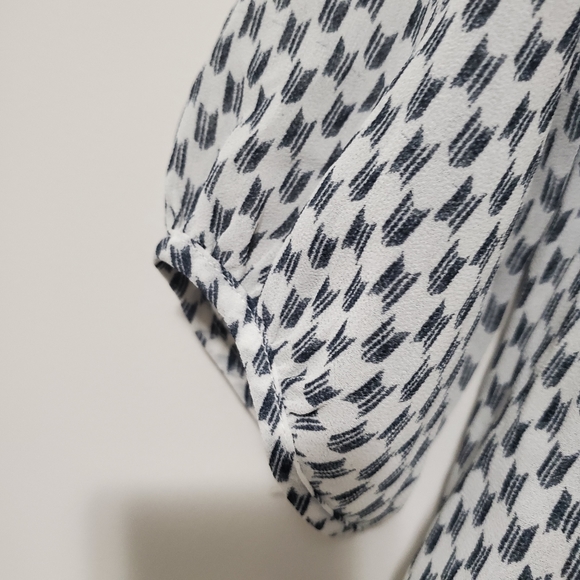 3/$20 H&M 4 Button Down Black White Print 3/4 - Picture 9 of 9